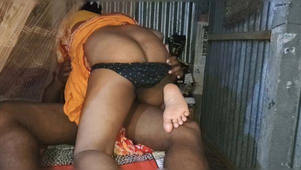 View uncut video : Fullmoti Hot Bhabhi Anal Fucking in Doggy Style - Desi Indian Aunty Homemade Sex Video