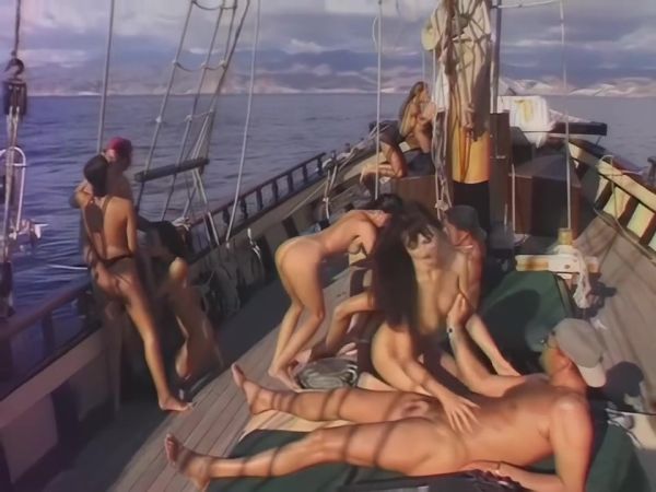 Stream this uncut movie of : Monica Sandra Kay, Olivia De Treville - Auf Hoher See