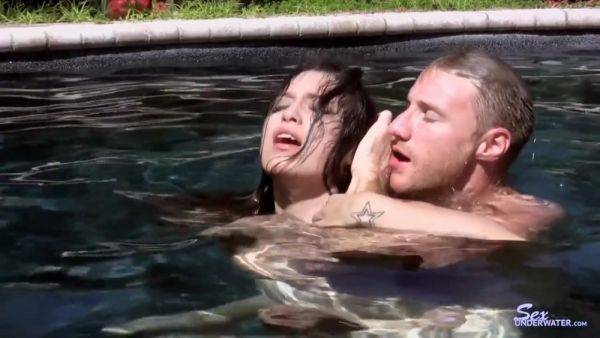 Enjoy watching the hardcore video : Saucy Vixen Incredible Underwater Sex Video