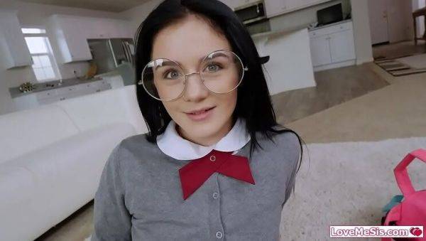 Enjoy watching the hardcore movie of : Stepsis Rosalyn Sphinx Begs for More After Fingering Fun