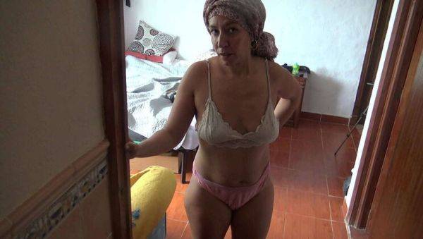 View full movie titled : American Tourist Fucks Turkish Muslim Hooker in Kinky Encounter