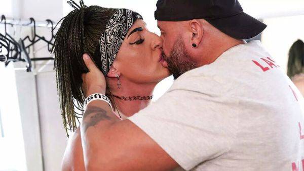 Watch this uncut movie titled : Danaxmuscles Fucks Photographer in Hot Anal Scene - Big Tits, Big Ass MILF Action