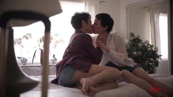 Enjoy watching the HD clip named : Brooklyn Gray First Day Of College - Olive Glass, Brooklyn Gray