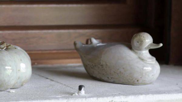 View the uncut clip named : Quick Kiss - Kama Oxi & Sky Pierce