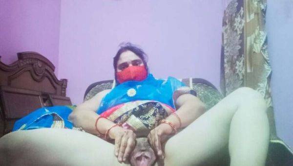 Watch this uncut movie named : Gujarati Bhabhi in Lehanga Choli Fingering Her Hairy Pussy - Sexy Gunjan