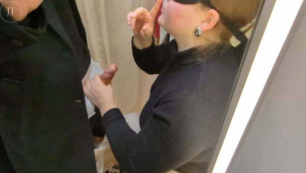 Watch the HD movie : Risky Dressing Room Blowjob - Almost Caught by Employee - Cum Swallow in Public