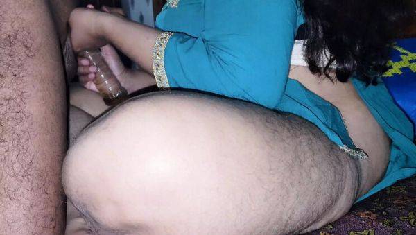 Play full clip titled : Hot Pakistani Princess Gets First-Time Love and Sex with Cousin at Home