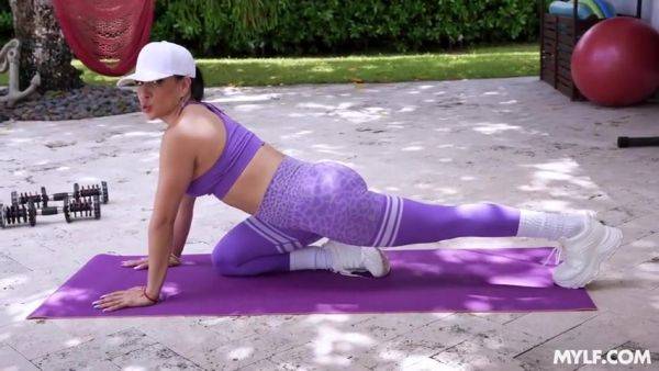 Stream the uncut movie : Perfect Ass, Perfect Form 2