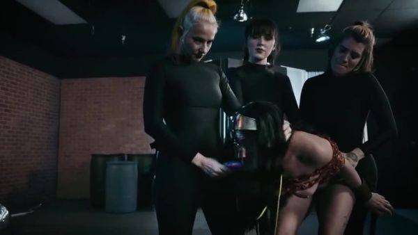 Stream this HD movie : Olive Glass - Wonder Woman In One Dumb Woman Meet The Fembots