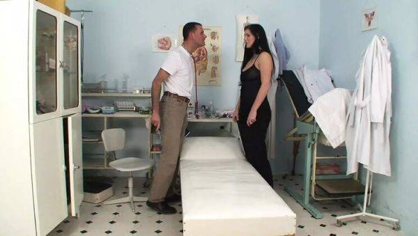 Watch uncut clip named : German Sex Clinic Therapy with Brunette Babe Sucking Big Cock - HD Amateur Pleasure