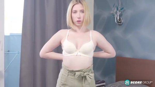 Play this full scene titled : Mila Pie - Solo