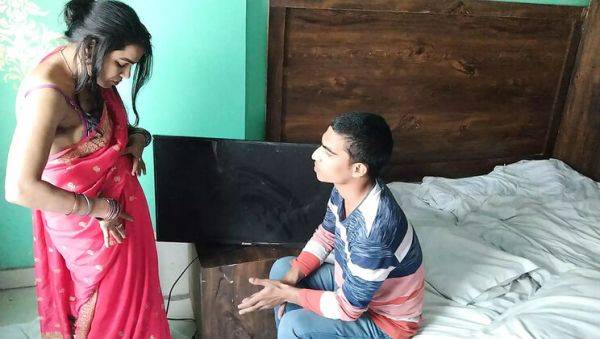 Stream this HD movie : TV Mechanic Gives Free Service to Housewife at Home Without Taking Money - Hot Shower Scene