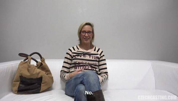 Play uncensored clip titled : Martina 4702