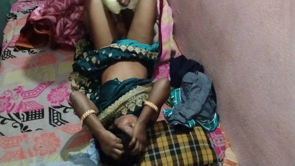 Watch uncut scene called : Hindi Sex In Desi Wife Ko Bade Ke Din Raat Mein Choda Bohat Maza Aaya