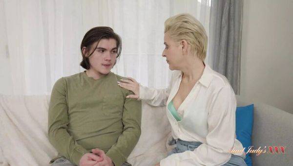 Enjoy watching the complete video of : Mature Therapist Bobbi Shay Gives a Hot Blowjob to Young Patient Tyler Cruise