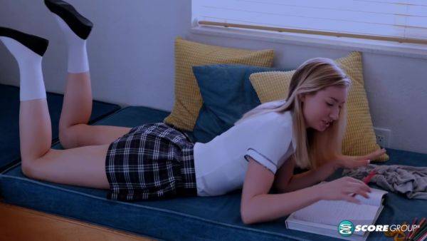 Watch this full clip titled : Post-study Cum Session With Emma Sirus