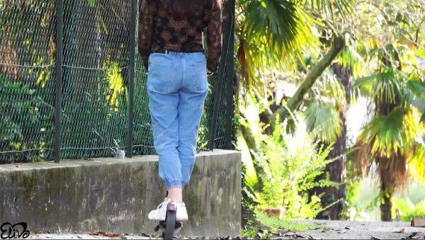 Play the HD video named : Hot Brunette ElivaLove Sucks Cock and Swallows Cum in Garage