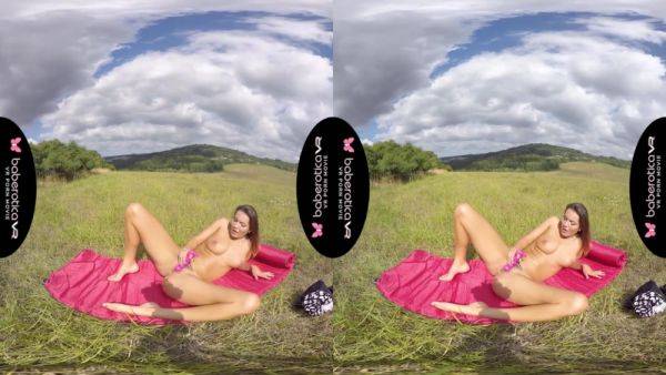 View uncensored clip called : Vanessa Decker And Virtual Reality In Solo Girl Masturbates Outdoors, In Vr