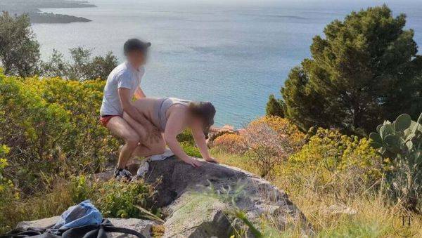 View this complete scene of : Hot Hiking Sex with Big Booty PAWG - Outdoor Public Fuck in 4K