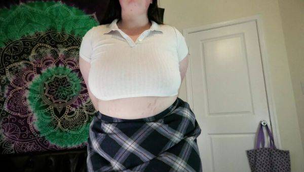 Play the HD clip called : Step Mom Ashleylynn1323 Walks In & Helps You Jerk Off - Big Tits JOI POV