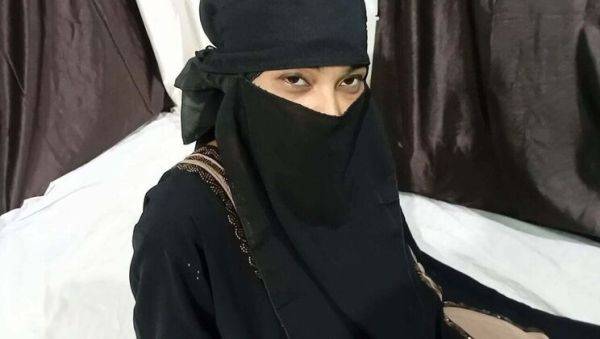 Enjoy watching this uncensored video named : Hot Muslim Housewife Fucked Hard by Home Owner in Hijab