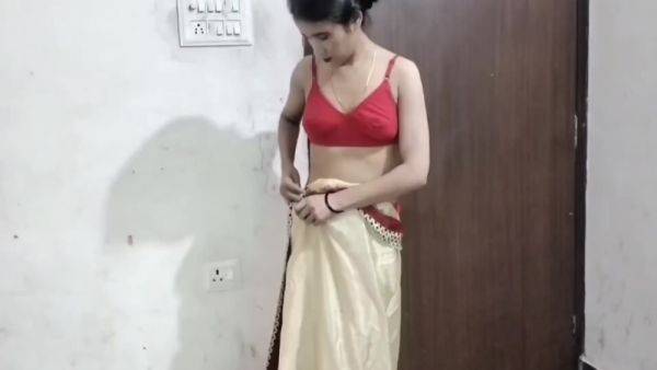View full clip of : Li Ya - Desi Bhabhi Ka Saree Kholte Huye Video Bna