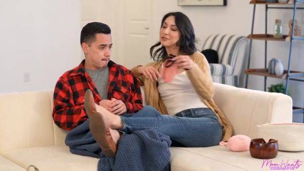 Enjoy watching uncut video called : Isabel Love - Keep Your Cum Warm