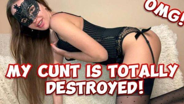 Play the HD scene titled : Luna Woxy Squirts Hard from Fisting and Deep Cock Action - Hairy MILF Pussy Gape