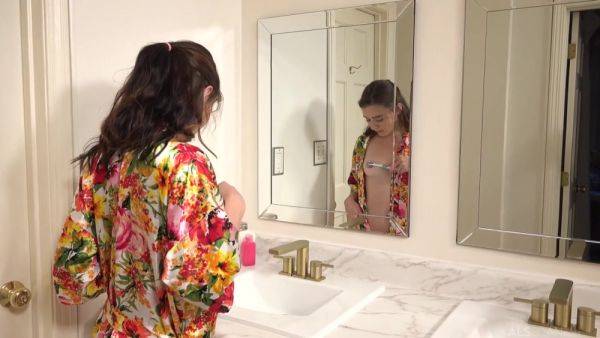 Play HD scene titled : Lovely Hussy Veronica Church Solo Xxx Video