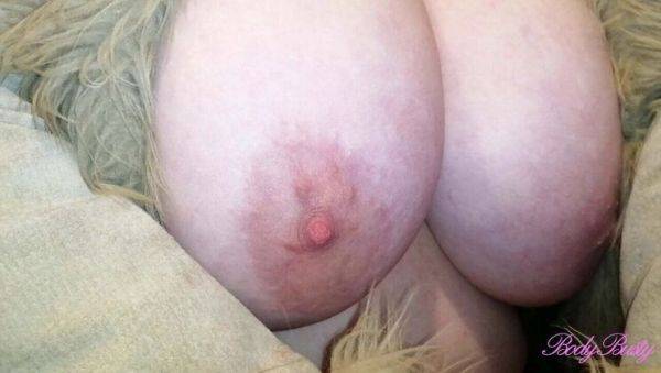 Watch this full video titled : Big Natural Tits Shaking Wildly - Bodybusty MILF in HD