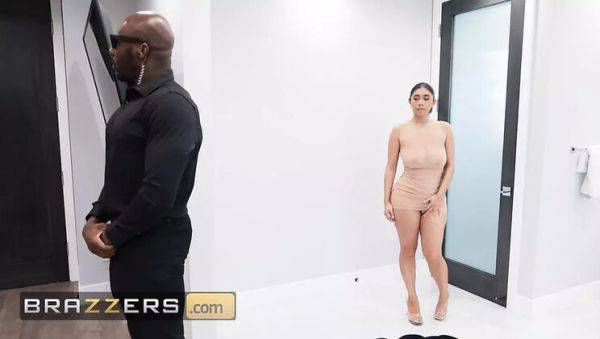 Watch this HD movie titled : Violet Myers Flashes Her Tight Asshole For Paparazzi - Brazzers