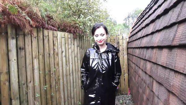 Enjoy watching this full clip : Hot Polish Mature Wanilianna Fucks Herself with Dildo in Highland Cottage - Amateur HD Video