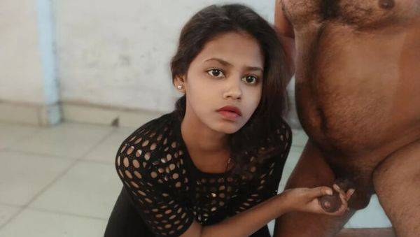 Play this complete scene named : Hot Indian Bhabhi Priya Blows Friend's Boyfriend - Desi Homemade Sex
