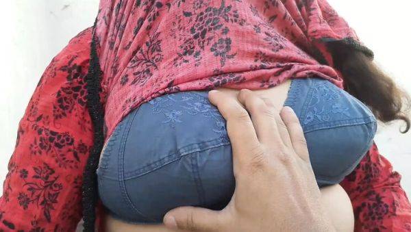 Stream this HD scene of : Desi Wife QueenbeautyQB Fucks Husband - Big Tits, Blowjob & Cumshot in HD