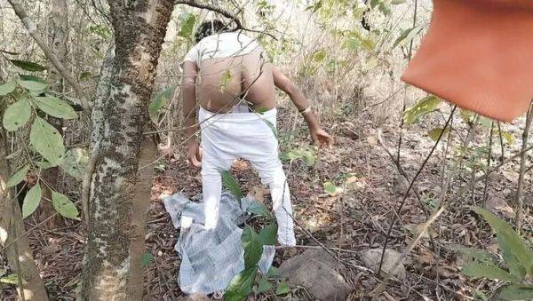 Stream uncensored scene named : Hot Indian College Girl Gets Hardcore Face Fuck From Teacher After Class - Outdoor Sex