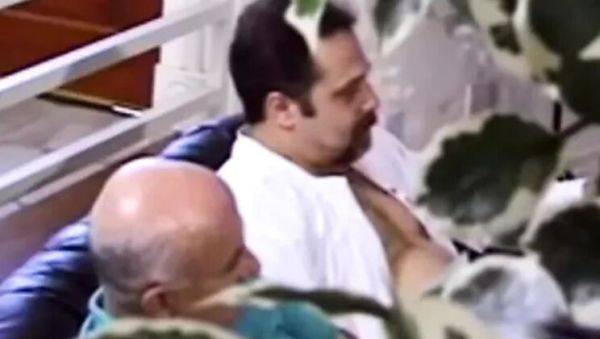 View the HD scene of : Hot Swinger Wife Takes Big Cock in Her Ass - Real Life Threesome Fun!