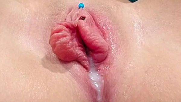 Enjoy watching this complete video titled : Hot MILF Jayda Blue Stretched Wide Open - Extreme Breeding & Gaping Pussy