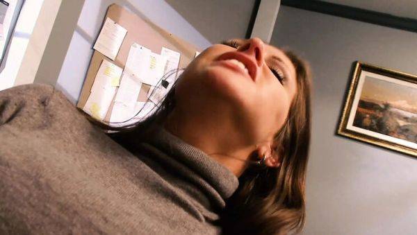 Stream the HD scene of : Hot MILF Rachel Roxxx Fucked Hard in Anal & Blowjob