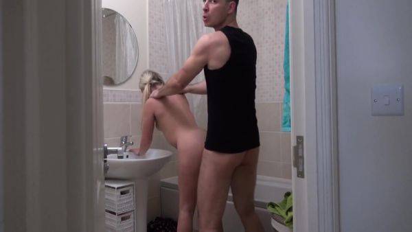 Enjoy watching this HD video of : Soft Stepdaddy Nasty Action In The Bathroom