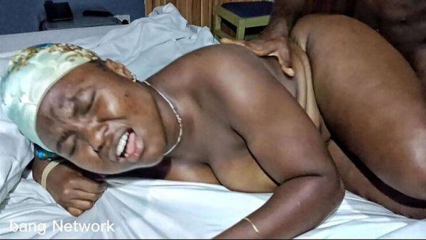 Play this full scene : Curvy Amateur Mary Yakeeporn Gets Creamed By Flashlord 9ja