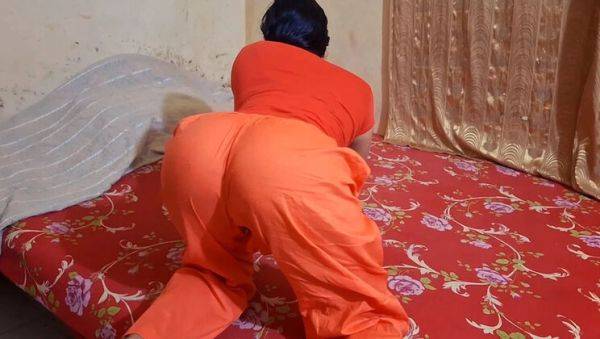 Watch hardcore scene : Desi Stepsister Doggy Style Fuck - Big Ass Bouncing While Sweeping The Bed