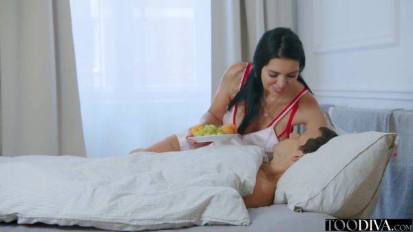 Stream the HD movie called : Sunrise Love