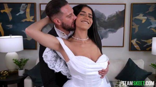 Stream the uncut video of : Roxie Sinner Is Desperate To Get Pounded