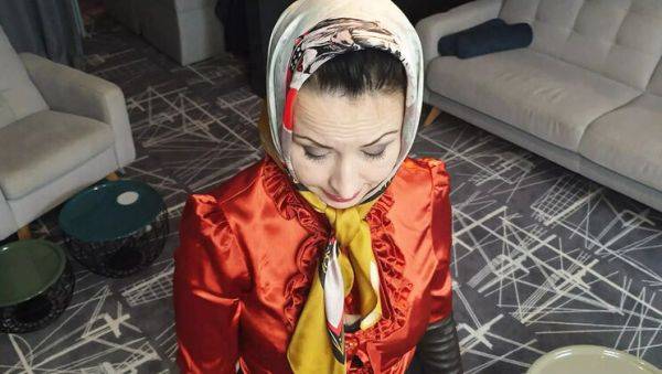 Watch full movie named : Hot MILF Wanilianna Wears Scarf & Stockings in 4K Amateur Video