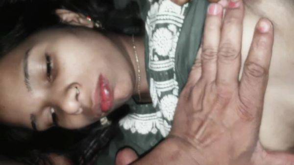 Play the uncut movie of : Indian Couple Sexy Girls Lollipop Chuso