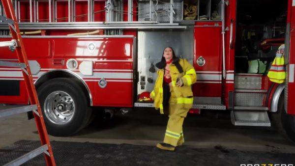 Play complete scene : 4k) - Brunette Milf With Big Naturals In Firefighter Cosplay Hardcore