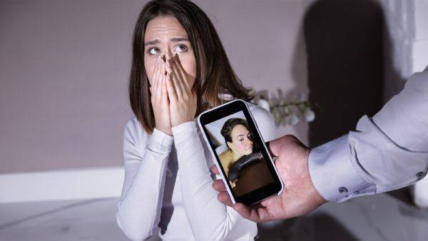 View this complete video called : Leria Glow VR Porn: The Student - DarkRoomVR