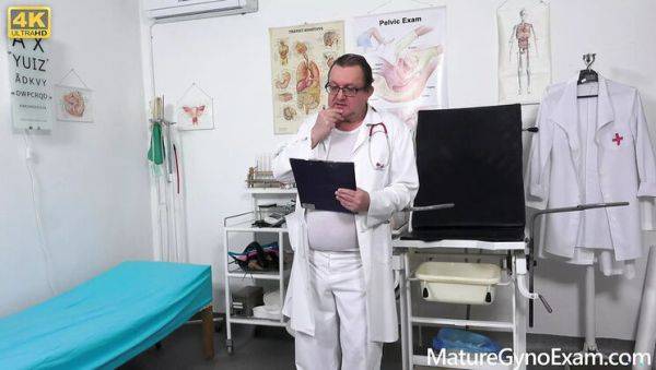 Stream this full scene : Hot MILF Gets Anal Temp Check by Doctor in 4K