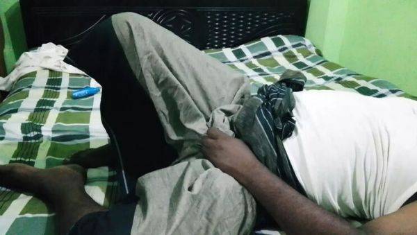 Play this HD clip named : Hot Desi Sister-In-Law Sucks & Fucks Brother-In-Law While Hubby's Away - Nura443