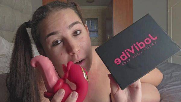 Stream HD clip called : BBW Solo Masturbation with Medusa Dual-Tongue Vibrator - Pussy & Clit Play